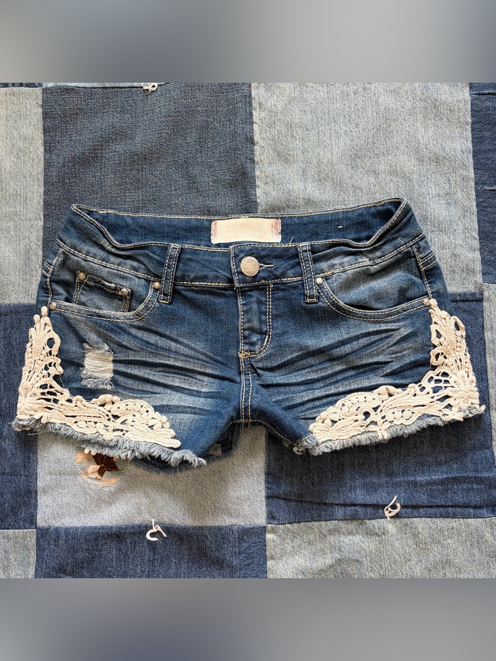 vintage y2k almost famous low rise mini denim shorts lace appliqué boho size 3